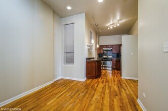 1134 W Barry Ave in Chicago, IL - Building Photo - Building Photo