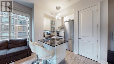 21 Balmuto St in Toronto, ON - Building Photo - Building Photo