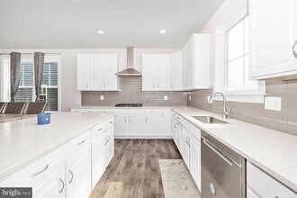1807 Fairway Ln in Frederick, MD - Building Photo - Building Photo
