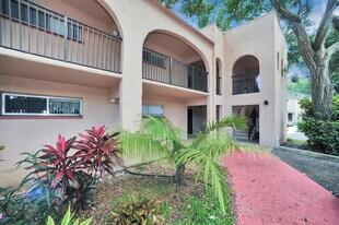55 Riverside Dr in Cocoa, FL - Building Photo