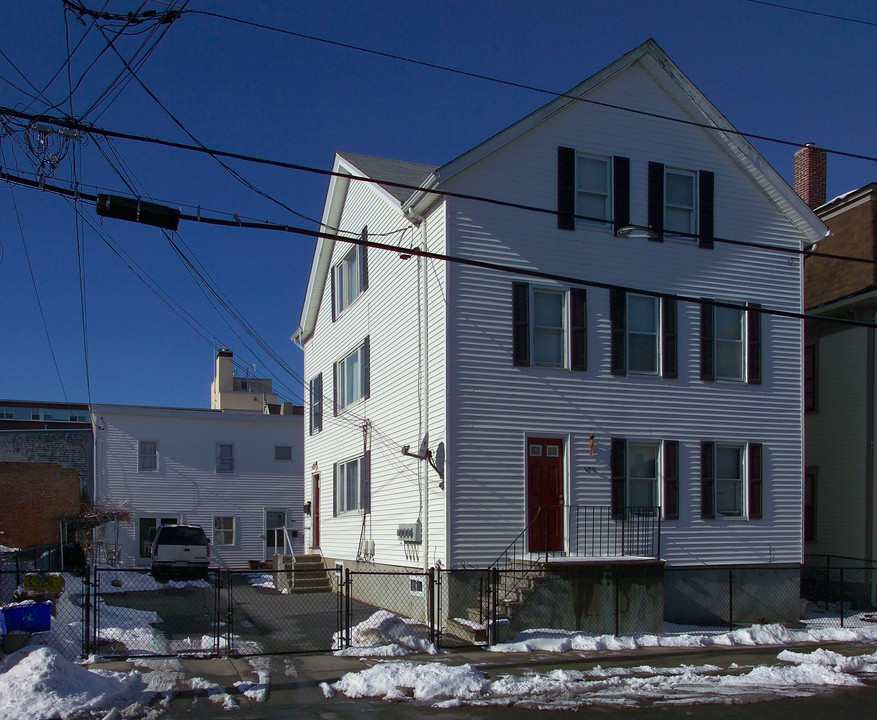 489-491 3rd St in Fall River, MA - Building Photo