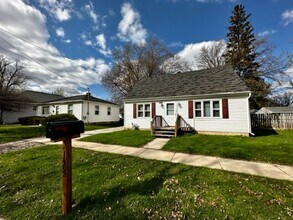 1409 McCormick St in Allouez, WI - Building Photo - Building Photo