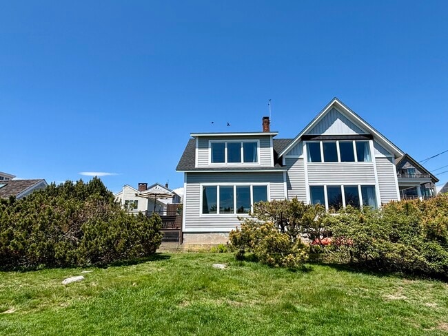 2 School St in Stonington, CT - Building Photo - Building Photo