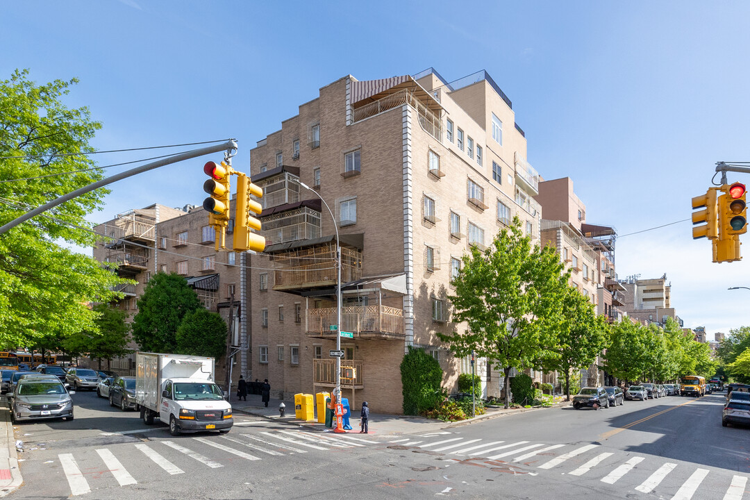 5 Lorimer St in Brooklyn, NY - Foto de edificio
