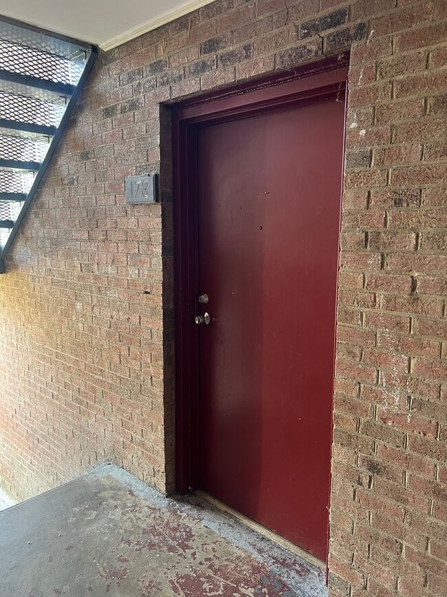 7984 Shady Oak Trail in Charlotte, NC - Foto de edificio - Building Photo