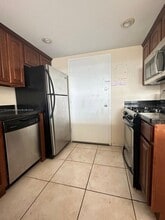 2175 NE 170th St, Unit 305 in North Miami Beach, FL - Building Photo - Building Photo