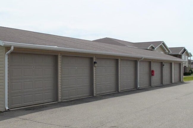 Gateway Estates Apartments in Beloit, WI - Building Photo - Building Photo