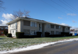 2420 Eastgate Rd in Toledo, OH - Building Photo - Building Photo