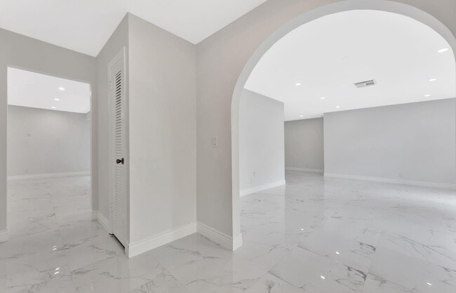 10251 NW 39th Ct in Coral Springs, FL - Building Photo - Building Photo