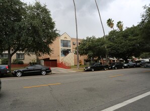 430 Riverdale Dr in Glendale, CA - Building Photo - Building Photo