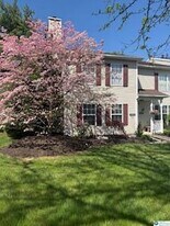 1607 Briarwood Ln in Bethlehem, PA - Building Photo