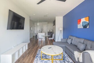 701 W Rio Salado Pkwy in Tempe, AZ - Building Photo - Building Photo