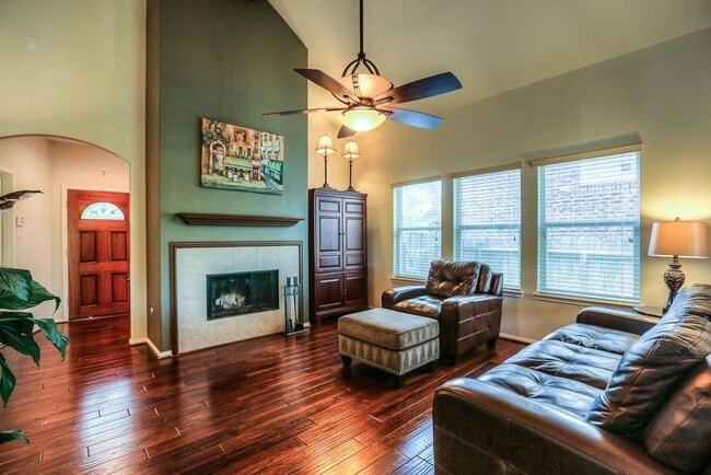 property at 66 W Spindle Tree Cir