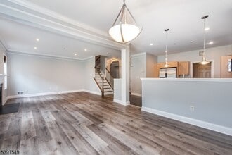 170 Winchester Ct in Clifton, NJ - Building Photo - Building Photo
