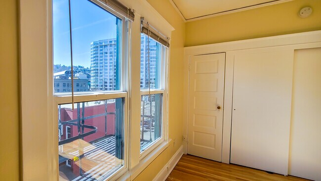 Casa Del Rey in Portland, OR - Foto de edificio - Building Photo