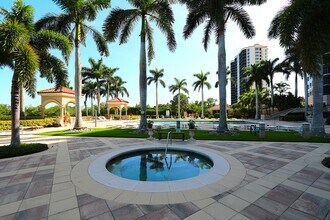 1060 Borghese Ln, Unit Aversana Unit 804 in Naples, FL - Building Photo - Building Photo