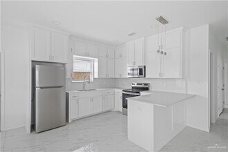 11304 N 25th St, Unit 4 in McAllen, TX - Building Photo - Building Photo