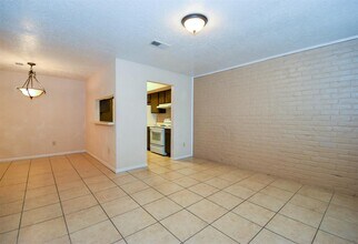 1502 Beaumont Rd in Baytown, TX - Building Photo - Building Photo