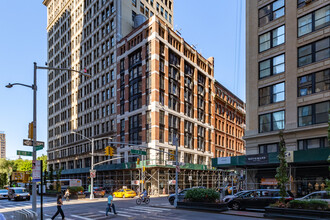 220 Park Ave S in New York, NY - Building Photo - Primary Photo