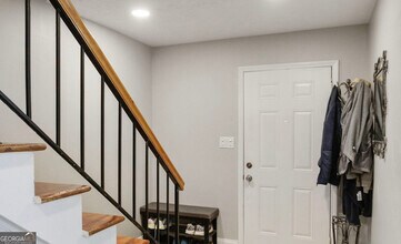 6980 Roswell Rd in Atlanta, GA - Building Photo - Building Photo