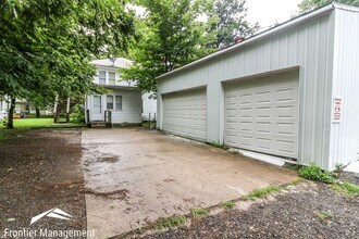 909 Osage St in Manhattan, KS - Building Photo - Building Photo