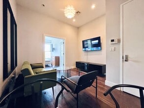 Furnished room/NOT APARTMENT in Brooklyn, NY - Foto de edificio - Building Photo