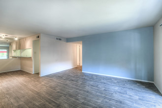 Villa Marina Apartments in Galveston, TX - Building Photo - Interior Photo