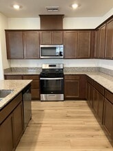 1977 Apiary Wy in Hughson, CA - Building Photo - Building Photo