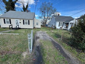 1634 Rolfe Pl in Newport News, VA - Building Photo