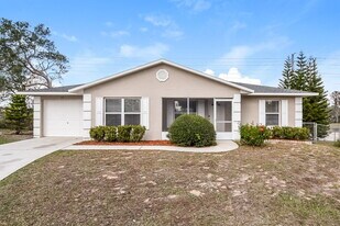 315 Windridge Pl in Tavares, FL - Building Photo