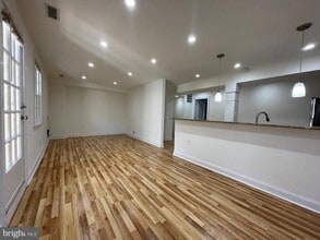 399 W Broad St in Falls Church, VA - Building Photo - Building Photo