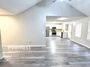 892 Asbury Way in Lithonia, GA - Building Photo - Building Photo