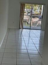 3527 NE 168th St, Unit 204 in North Miami Beach, FL - Building Photo - Building Photo