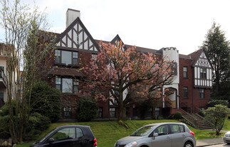 1390 W 14th Ave in Vancouver, BC - Building Photo