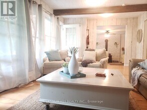 5409 Oak Ave in Lambton Shores, ON - Building Photo - Building Photo