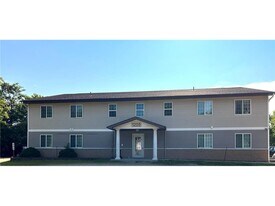 1205 S Sibley Ave in Litchfield, MN - Building Photo