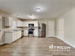 4120 Devonwood Ct in Greensboro, NC - Foto de edificio - Building Photo