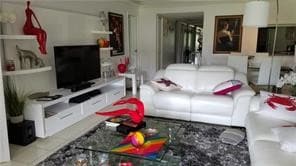 605 Oaks Dr-Unit -101 in Pompano Beach, FL - Building Photo