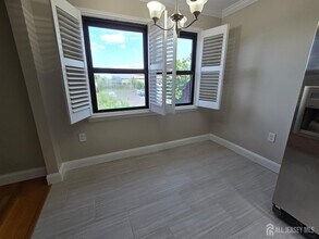 144 Beverly Hl Ter in Woodbridge Township, NJ - Building Photo - Building Photo