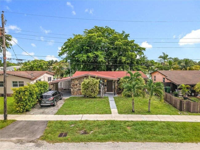 720 SW 4th St in Hallandale Beach, FL - Building Photo - Building Photo