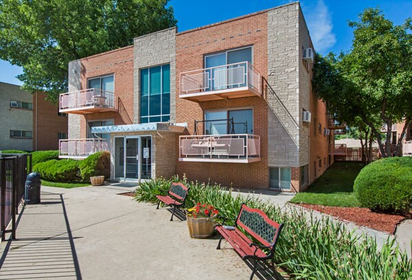The Aberdeen Apartments in Pueblo, CO - Building Photo