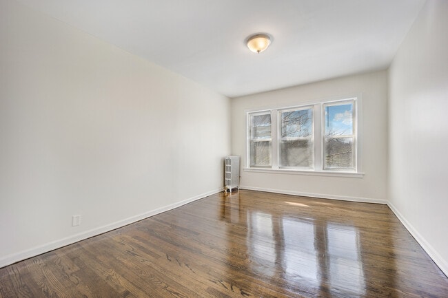 4452 W Parker Ave in Chicago, IL - Building Photo - Building Photo