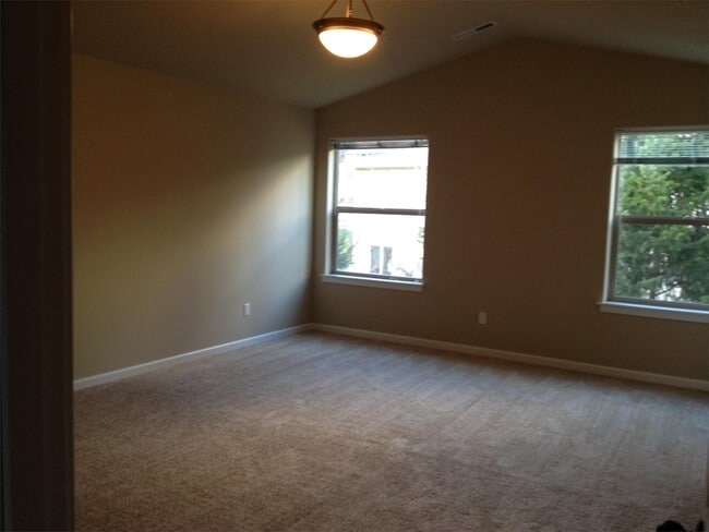 425 N Vernonia Rd in Saint Helens, OR - Building Photo - Building Photo