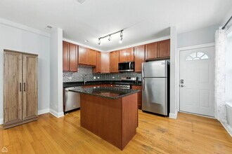 2611 W Rosemont Ave in Chicago, IL - Building Photo - Building Photo