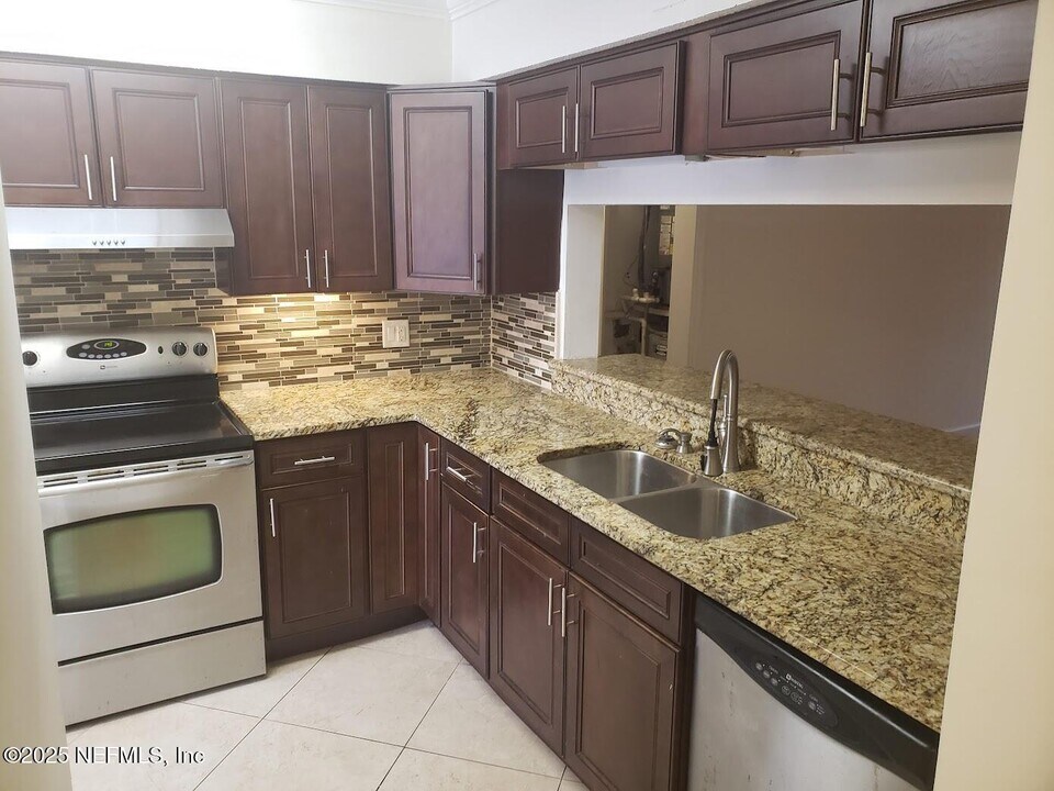 5615 San Juan Ave in Jacksonville, FL - Building Photo