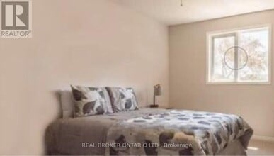 7 Pae Dr in Barrie, ON - Building Photo - Building Photo