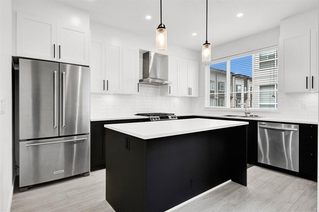 7288-7188 188 St in Surrey, BC - Building Photo