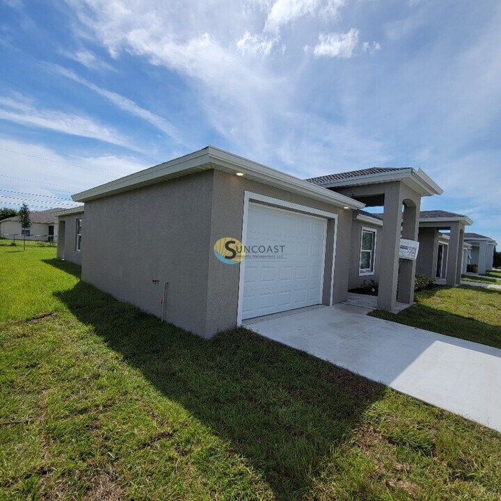3409 Skyline Blvd in Cape Coral, FL - Building Photo