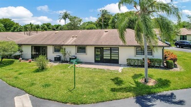 4764 Greentree Cres in Boynton Beach, FL - Building Photo - Building Photo