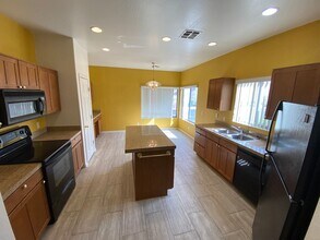 1650 S Crismon Rd in Mesa, AZ - Building Photo - Building Photo
